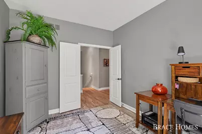 2902 Woodridge Circle NE, Grand Rapids, MI 49525 - Photo 20