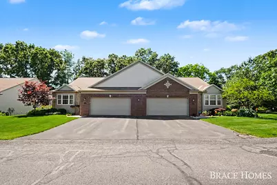 2902 Woodridge Circle NE, Grand Rapids, MI 49525 - Photo 2