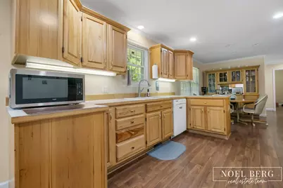 3535 S Sheridan Drive, Muskegon, MI 49444 - Photo 10
