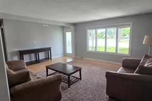 8114 Mellowwood Dr, Jenison, MI 49428 - Photo 4