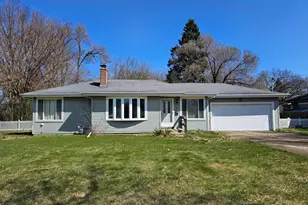143 Laurel Dr, Battle Creek, MI 49017 - Photo 2