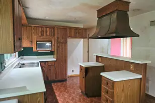 143 Laurel Dr, Battle Creek, MI 49017 - Photo 8