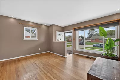 6950 Mohican Lane, Westland, MI 48185 - Photo 8
