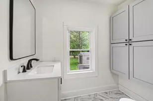 319 N Rowe St, Ludington, MI 49431 - Photo 22