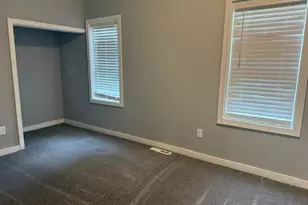 37 E Jefferson St, Newaygo, MI 49337 - Photo 4