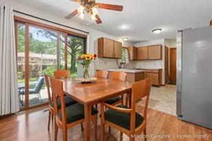 195 Surry Oak Dr, Holland, MI 49424 - Photo 6
