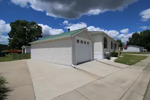 823 Raisin River Rd, Three Rivers, MI 49093 - Photo 4