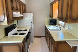 905 Village Ln, Jenison, MI 49428 - Photo 2