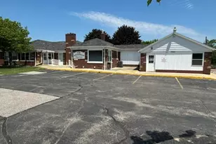 905 Village Ln, Jenison, MI 49428 - Photo 8
