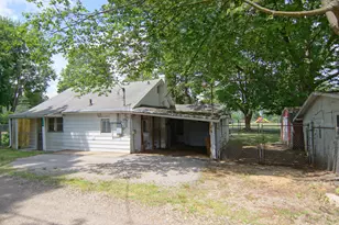 113 W 5th St, Buchanan, MI 49107 - Photo 16