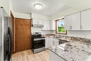 7626 Hampton Oaks Dr, Portage, MI 49024 - Photo 6