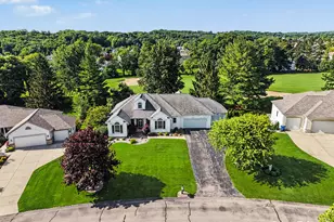 5842 Julie St, Hudsonville, MI 49426 - Photo 2