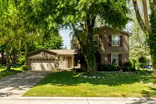 41826 Sunnydale Ln, Northville, MI 48168 - Photo 2