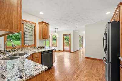 107 Westchester Way, Battle Creek, MI 49015 - Photo 8