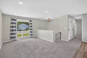 284 Stanford Ln, Jackson, MI 49203 - Photo 8