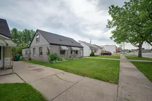 22754 Almond Ave, Eastpointe, MI 48021 - Photo 4