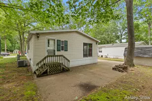 13566 Pinewood Dr, Grand Haven, MI 49417 - Photo 18