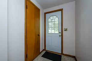 3905 Meadow Ln, Saint Joseph, MI 49085 - Photo 4