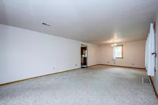 3905 Meadow Ln, Saint Joseph, MI 49085 - Photo 6