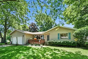 202 E Vermont Ave, White Pigeon, MI 49099 - Photo 2