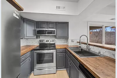 300 Briarcrest Drive #140, Ann Arbor, MI 48104 - Photo 4