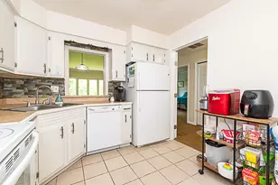 4040 Greenleaf Cir, Kalamazoo, MI 49008 - Photo 6