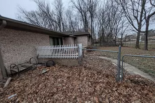11235 Common Rd, Warren, MI 48093 - Photo 2