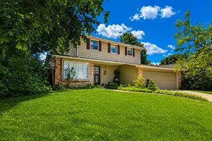 2709 Belaire Dr, Lansing, MI 48911 - Photo 2