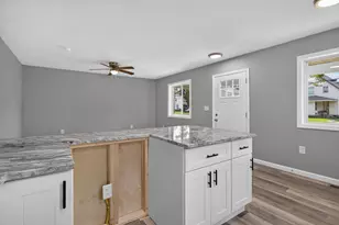 1111 Lansing Ave, Jackson, MI 49202 - Photo 12