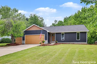 6237 Arroyo Vista Drive NE, Rockford, MI 49341 - Photo 2