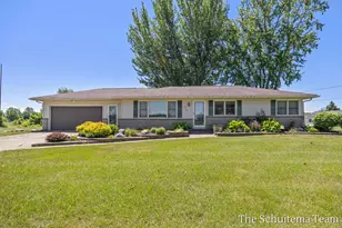 4526 Bauer Rd, Hudsonville, MI 49426 - Photo 1