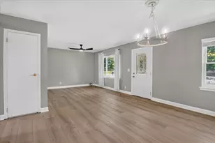 5605 Holly Dr, Jackson, MI 49201 - Photo 12