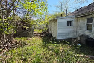 12475 Sarsfield Ave, Warren, MI 48089 - Photo 4