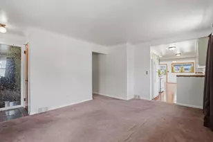 35843 Rewa St, Clinton Twp, MI 48035 - Photo 4