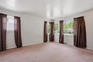 35843 Rewa St, Clinton Twp, MI 48035 - Photo 6