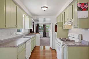 35843 Rewa St, Clinton Twp, MI 48035 - Photo 12