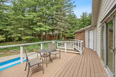 7710 Cascade Pines Drive SE, Grand Rapids, MI 49546 - Photo 8
