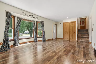 715 E Lincoln Street, Hastings, MI 49058 - Photo 4