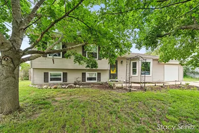 715 E Lincoln Street, Hastings, MI 49058 - Photo 2