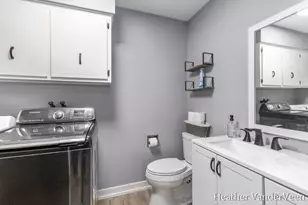 7887 Park Ln Ave, Jenison, MI 49428 - Photo 12