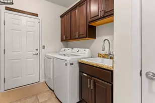 554 Glacier Ln, Howell, MI 48843 - Photo 28