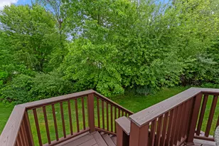 554 Glacier Ln, Howell, MI 48843 - Photo 16