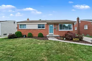 32413 Greenlawn St, Saint Clair Shores, MI 48082 - Photo 2