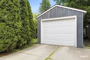 950 Orchard Ave SE, East Grand Rapids, MI 49506 - Photo 4