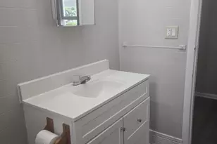 53 S Wabash Ave S, Battle Creek, MI 49017 - Photo 4