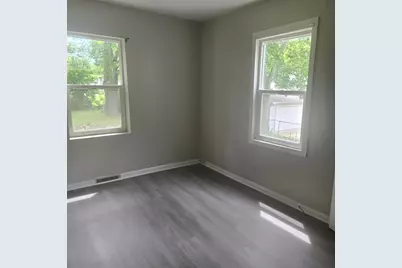 53 S Wabash Avenue S, Battle Creek, MI 49017 - Photo 6
