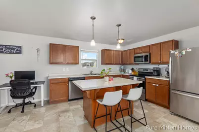 301 Wagonwheel Court NE, Cedar Springs, MI 49319 - Photo 8