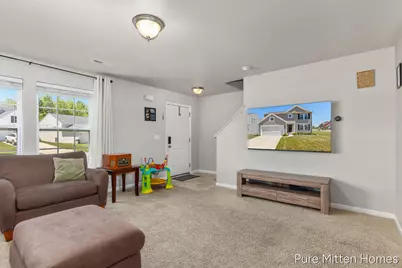301 Wagonwheel Court NE, Cedar Springs, MI 49319 - Photo 4