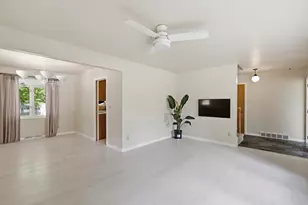 2121 Lakewood Dr, Kalamazoo, MI 49001 - Photo 8