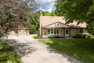 2121 Lakewood Dr, Kalamazoo, MI 49001 - Photo 2